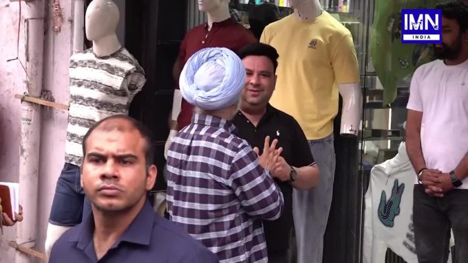 delhi-lg-taranjit-singh-sandhu-kamla-nagar-market-visit-public-concerns