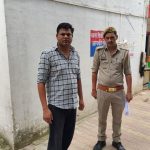 Amroha drunk driving cop, Sanjeev Tomar Amroha, Delhi-Lucknow highway accident, suspended head constable Amroha, Dial 112 constable suspended, Amroha mob thrashes cop