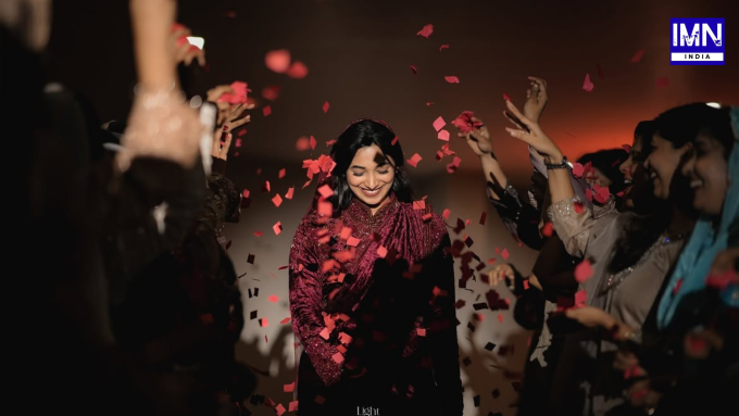 Kerala minimal bridal look featuring a wine-red saree without jewellery